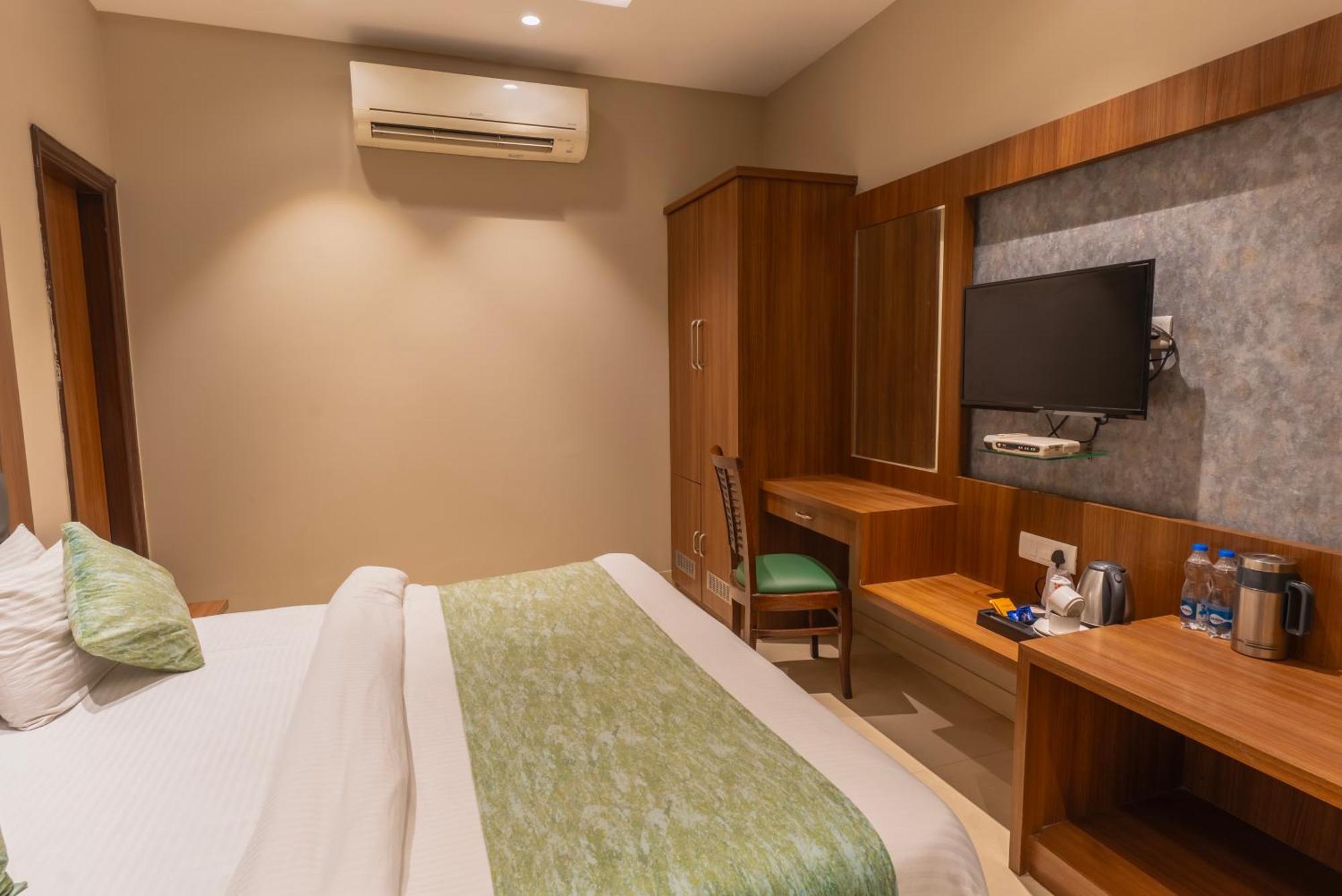Hotel Amritsar International 2 Min Walk From Amritsar Bus Stand Exterior foto