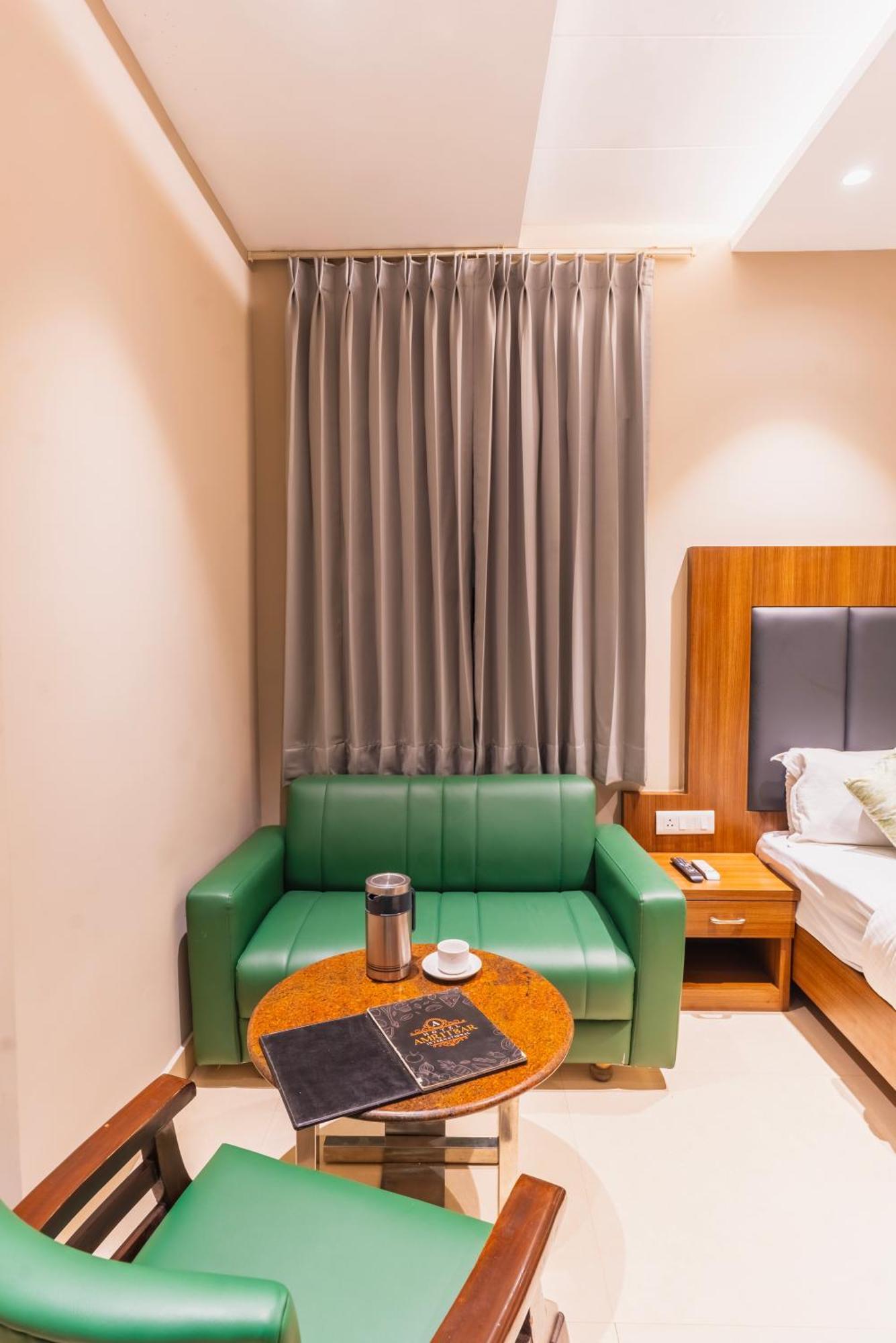 Hotel Amritsar International 2 Min Walk From Amritsar Bus Stand Exterior foto