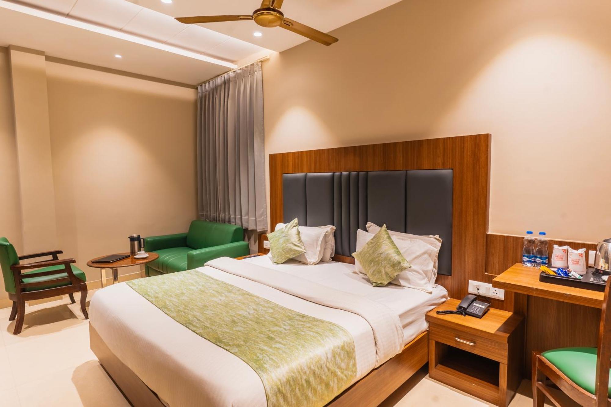 Hotel Amritsar International 2 Min Walk From Amritsar Bus Stand Exterior foto