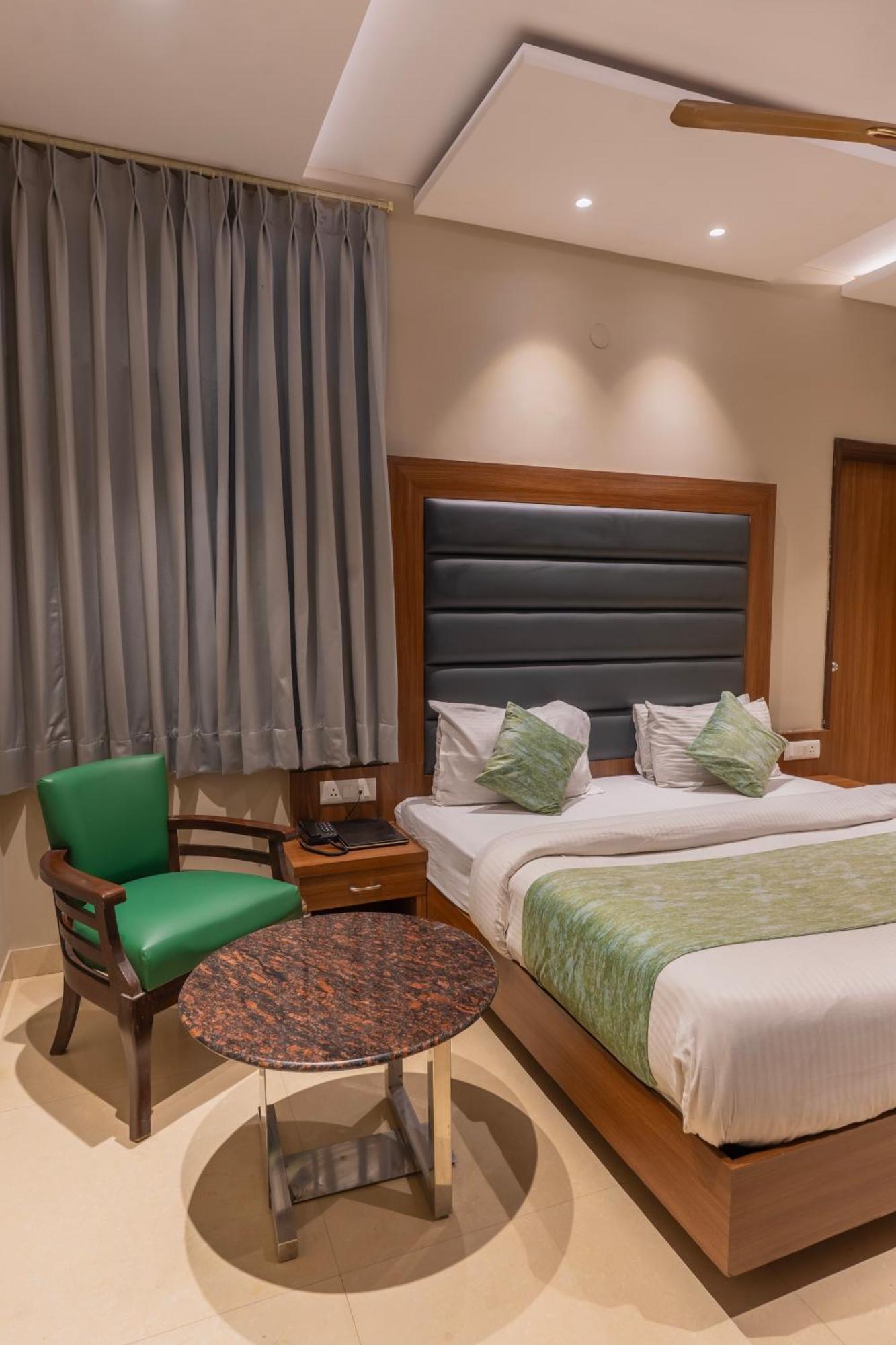 Hotel Amritsar International 2 Min Walk From Amritsar Bus Stand Exterior foto