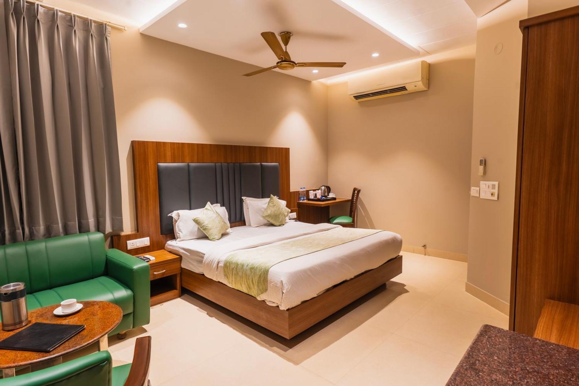 Hotel Amritsar International 2 Min Walk From Amritsar Bus Stand Exterior foto