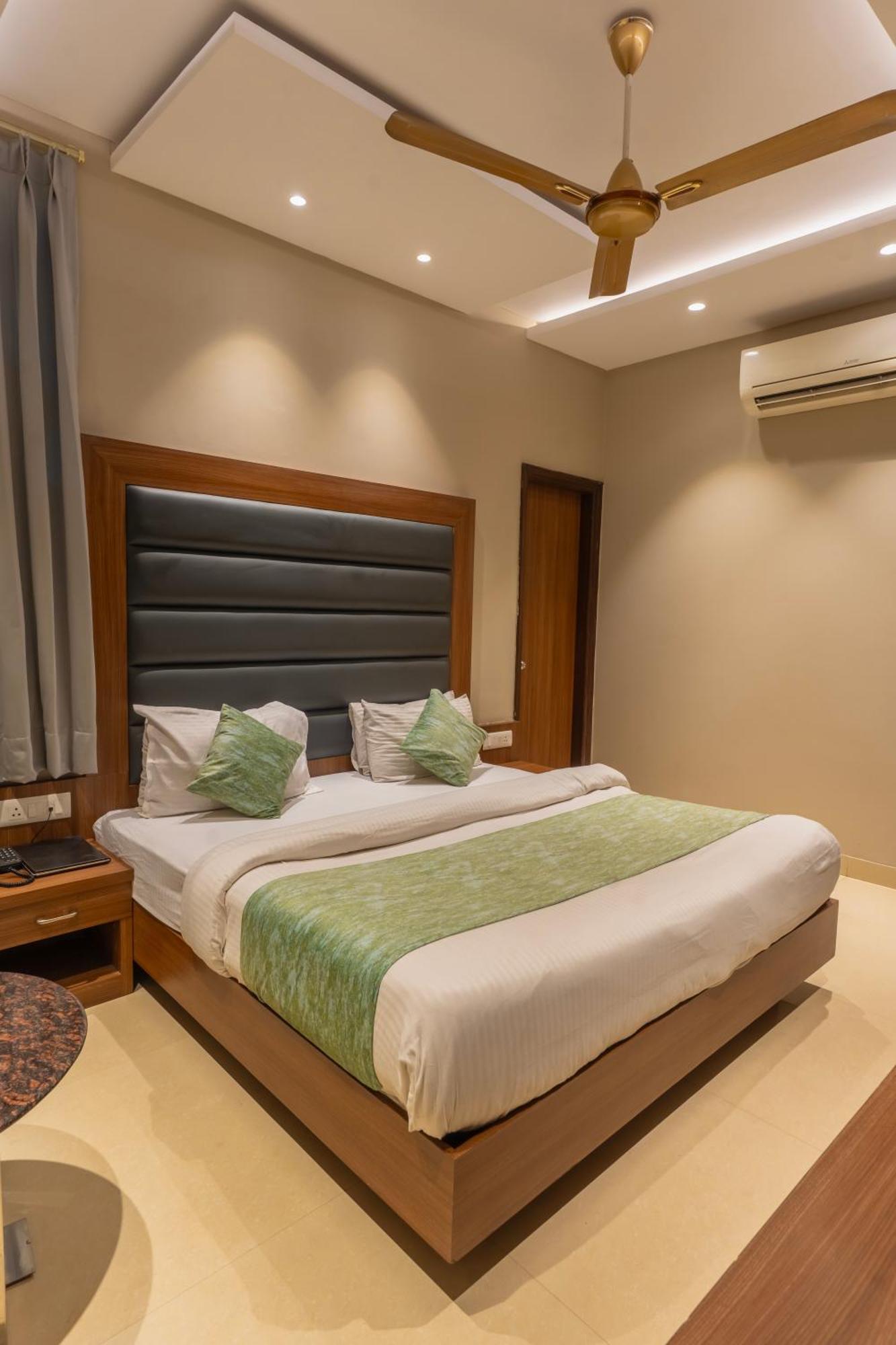 Hotel Amritsar International 2 Min Walk From Amritsar Bus Stand Exterior foto
