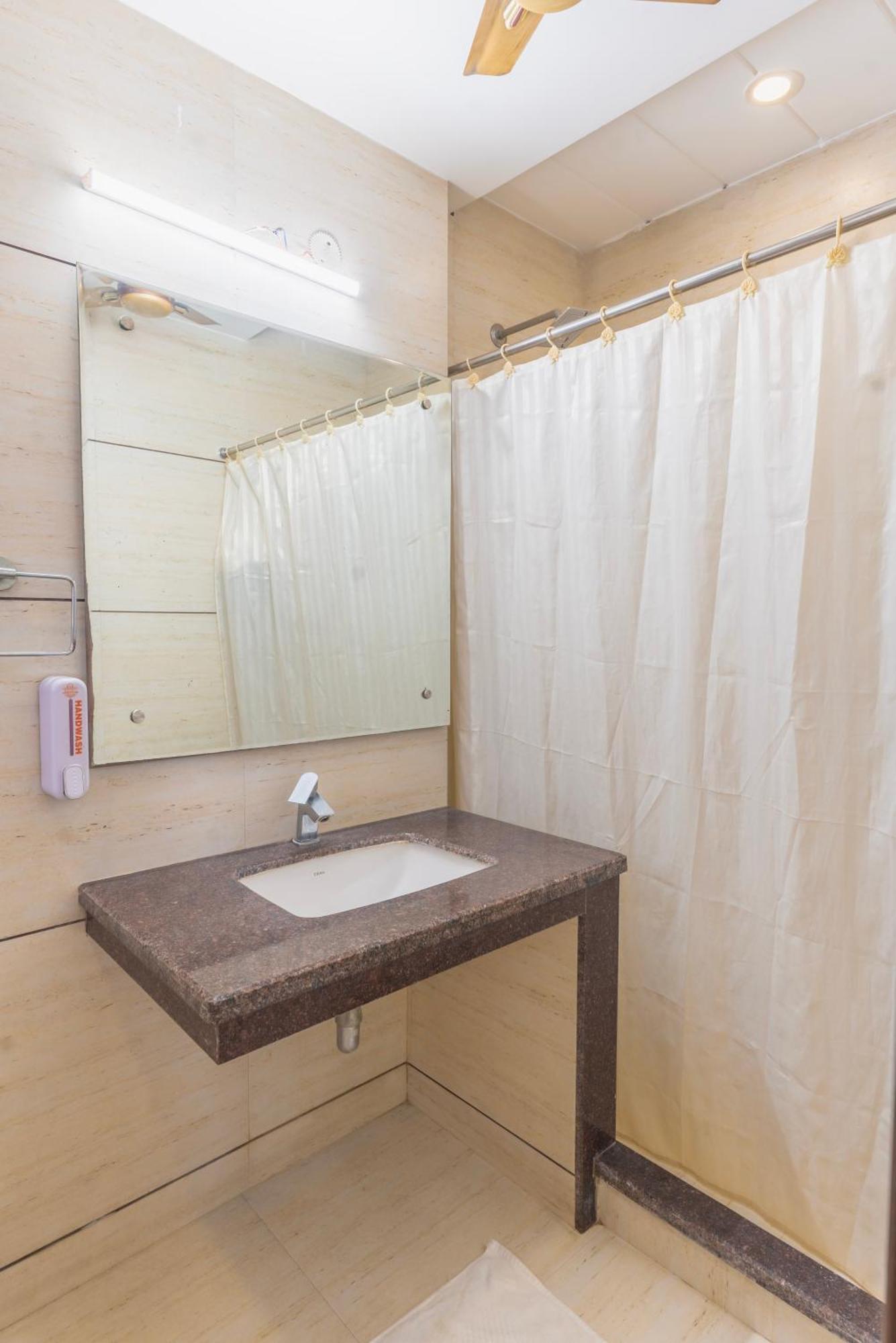 Hotel Amritsar International 2 Min Walk From Amritsar Bus Stand Exterior foto