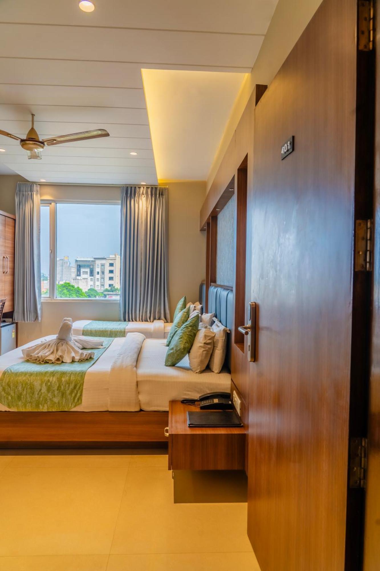 Hotel Amritsar International 2 Min Walk From Amritsar Bus Stand Exterior foto
